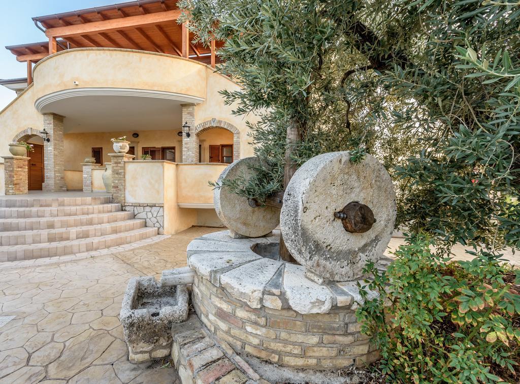 Albergo Il Giardino Foce Varano Exterior photo